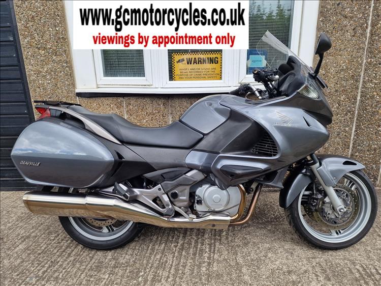 HONDA NT700 DEAUVILLE V-6